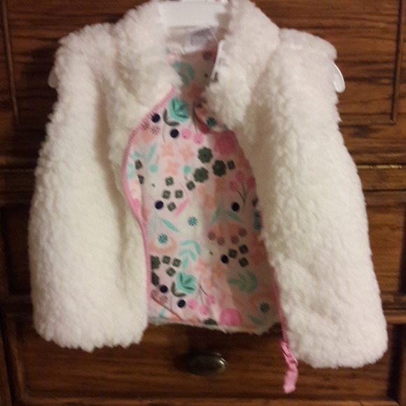 Baby girls Okie Dokie sherpa vest - Picture 3 of 6